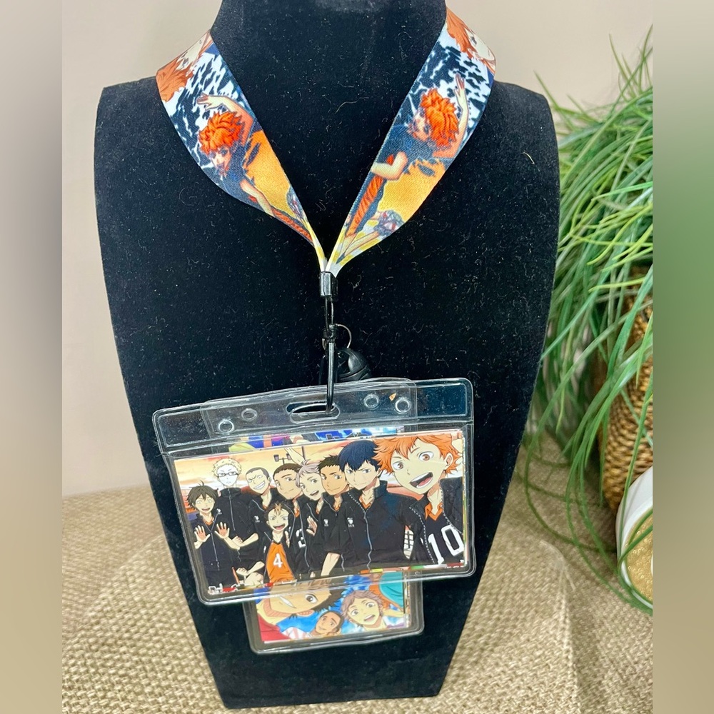 HAIKYUU Anime Lanyard ID Holder with 19 trading cards.